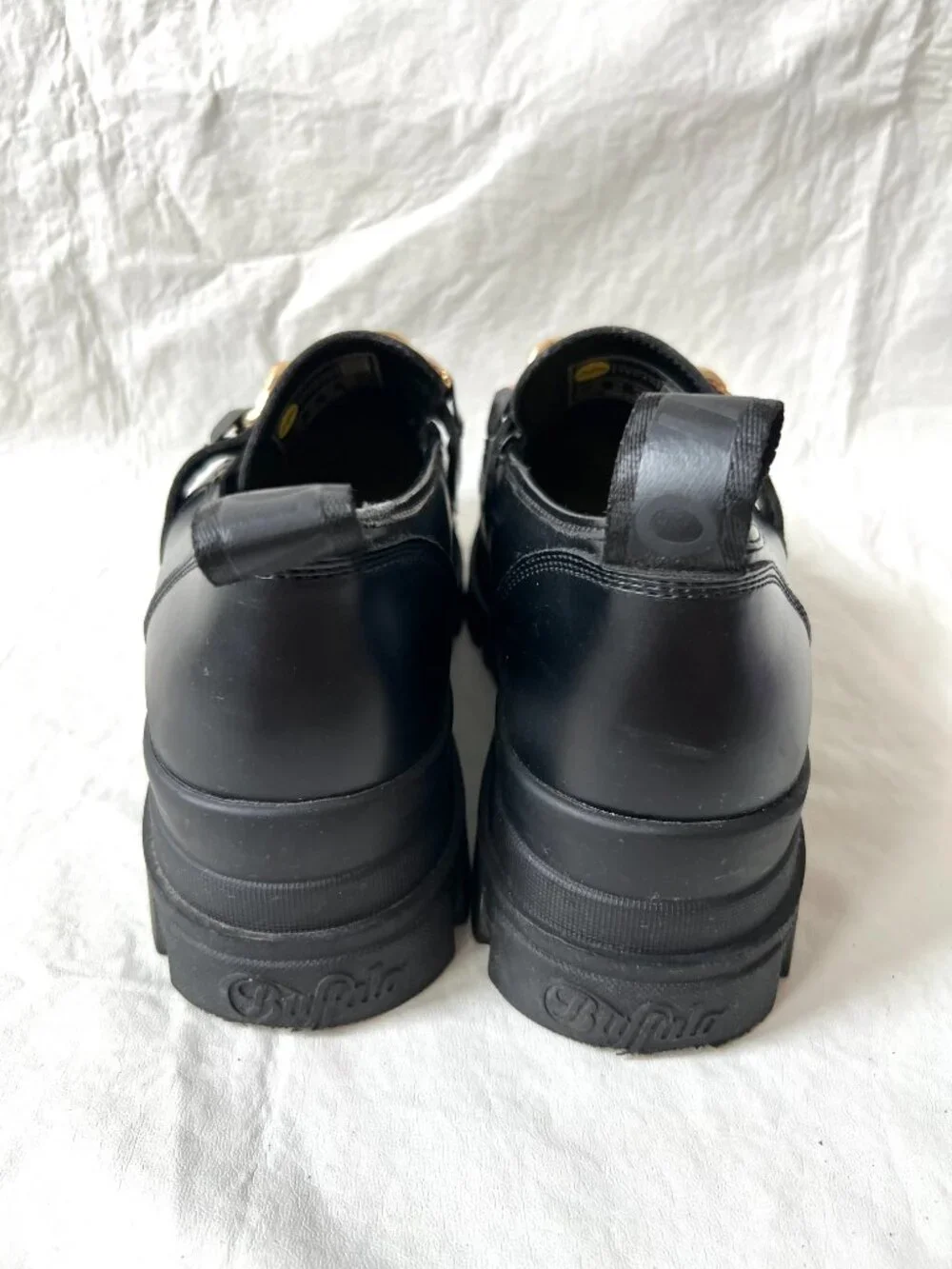 Buffalo platform shoes mens 10.5 Aspha Chain Loafer slip on black vegan gold